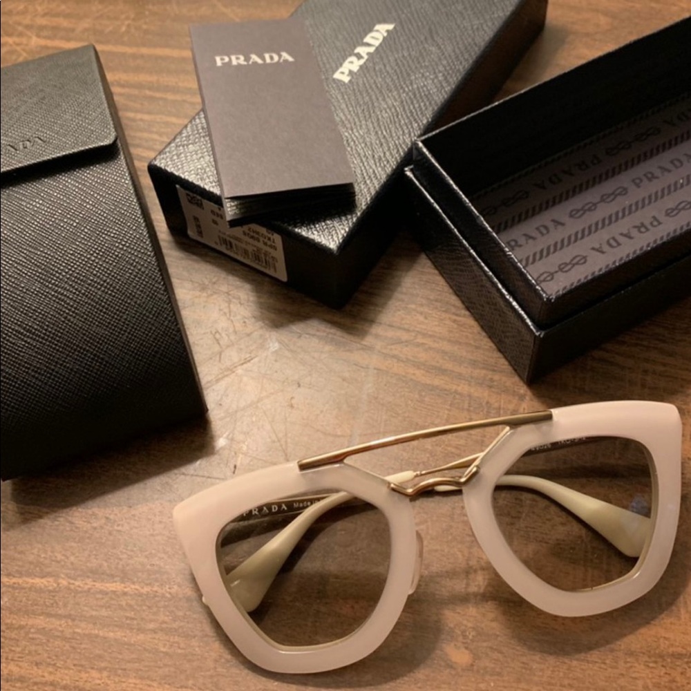 Prada Sunglasses Like New